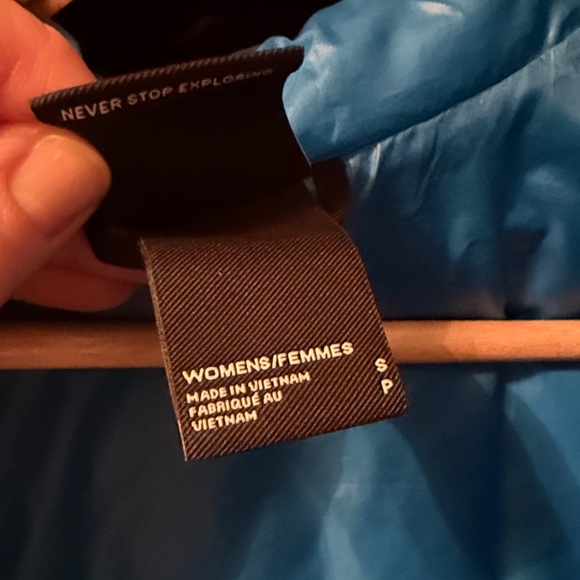 Women’s North face thermoball jacket - Picture 11 of 12